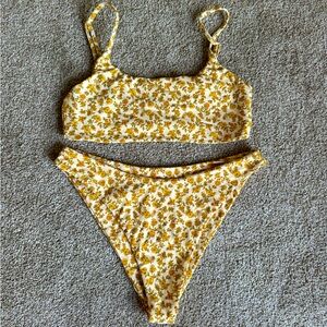 COPY - NEVER WORN SUNBLEACHED SWIM SET!